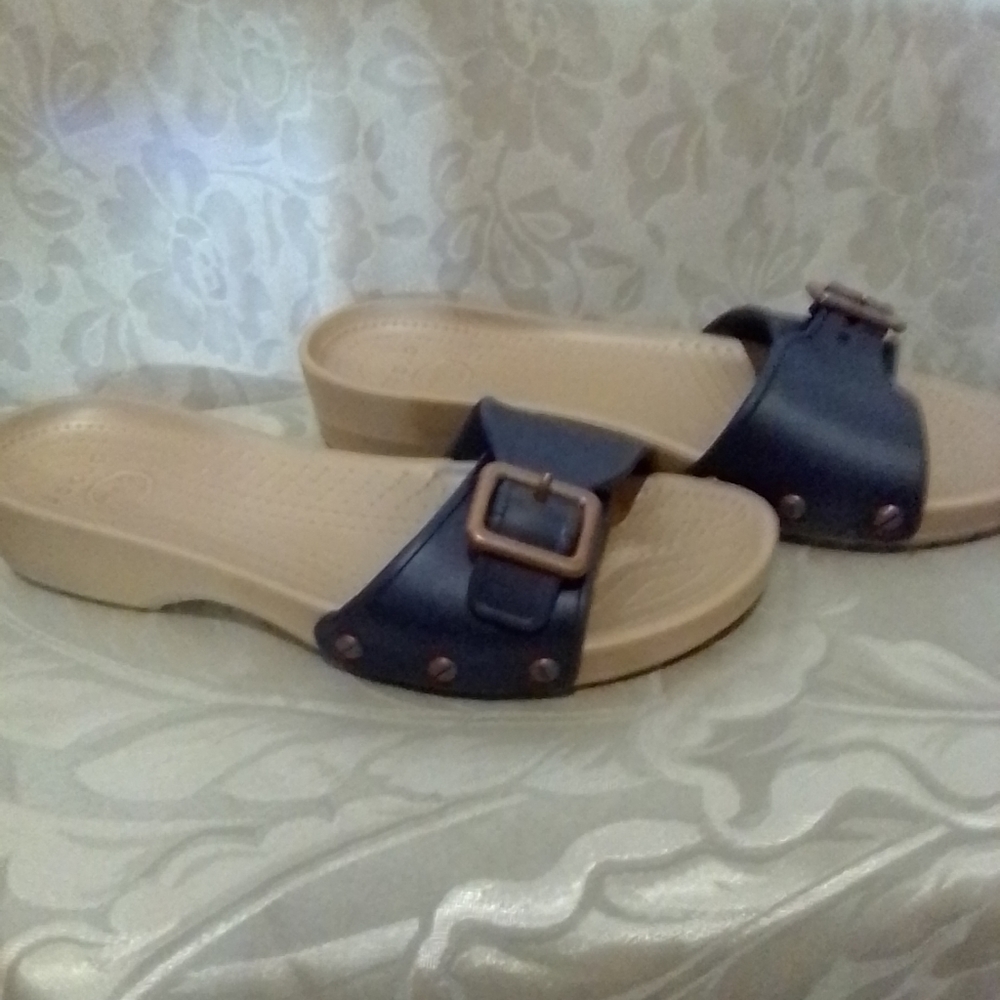 Crocs Slip On Sandals - Picture 6 of 11